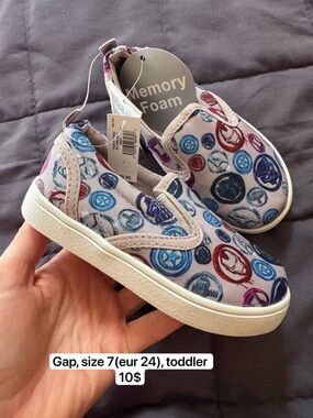 NEW GAP sneakers